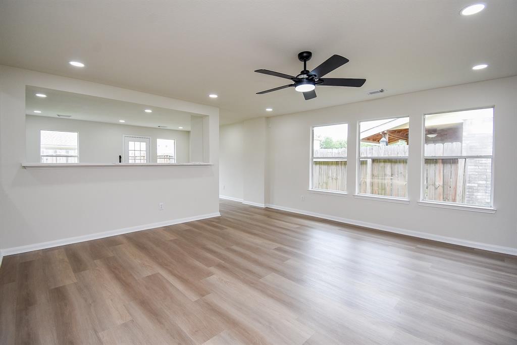9610 Eaglewood Glen Trail, Sugar Land, Texas image 6