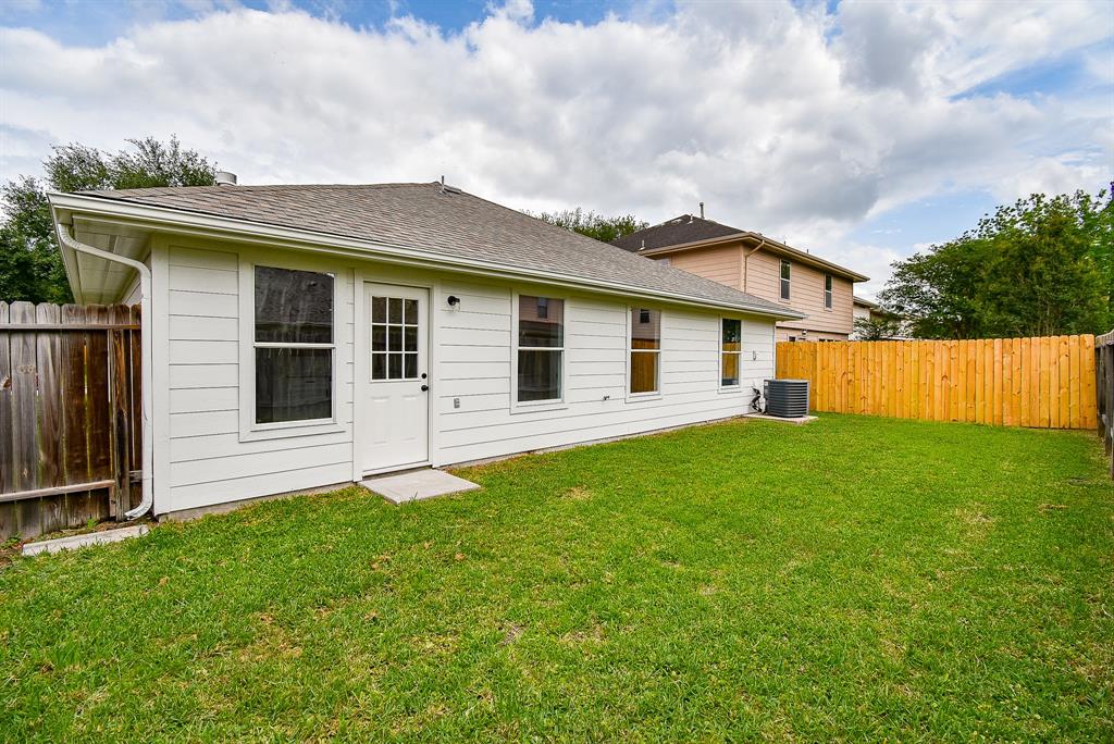 9610 Eaglewood Glen Trail, Sugar Land, Texas image 31