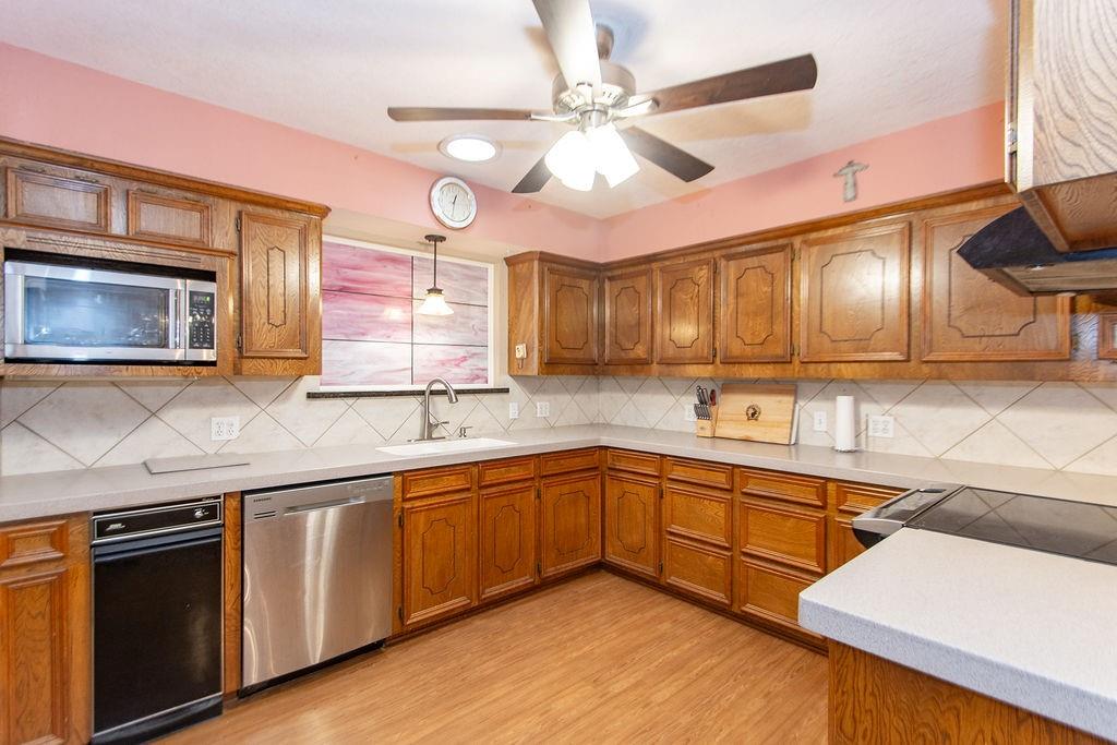 213 Gupton Lane, West Columbia, Texas image 9