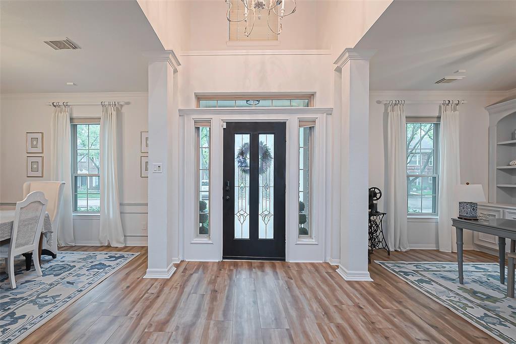 82 Bradford Circle, Sugar Land, Texas image 3