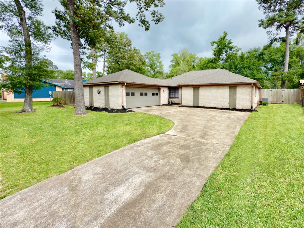 16007 Sailfin Street, Crosby, Texas image 2