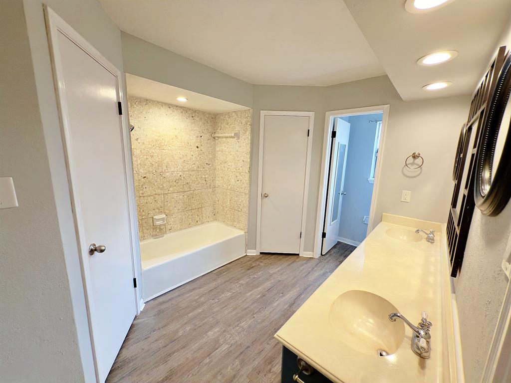 16007 Sailfin Street, Crosby, Texas image 32