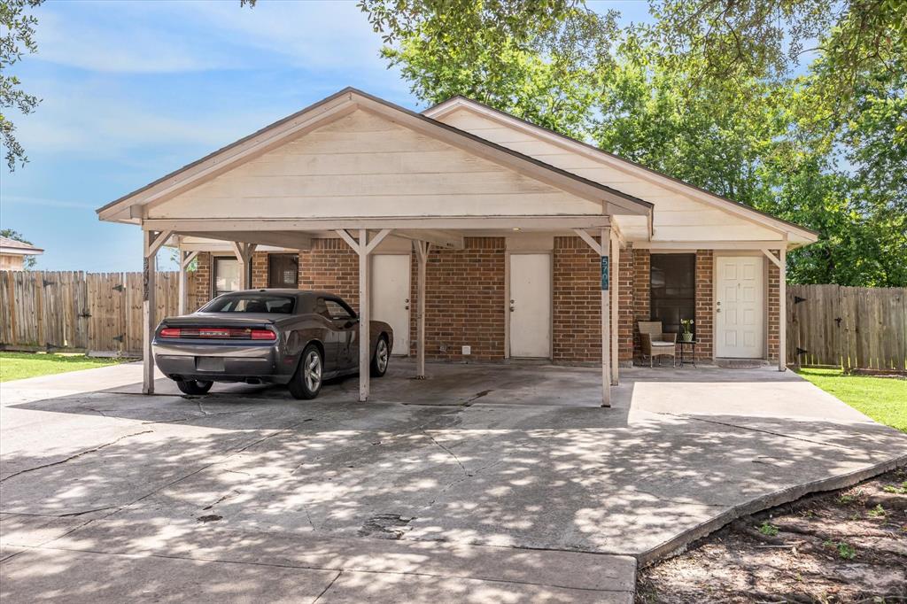 5709 Cripple Brook Court, Houston, Texas image 1