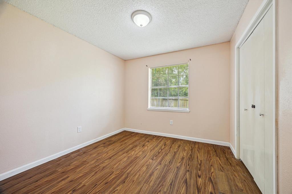 5709 Cripple Brook Court, Houston, Texas image 12