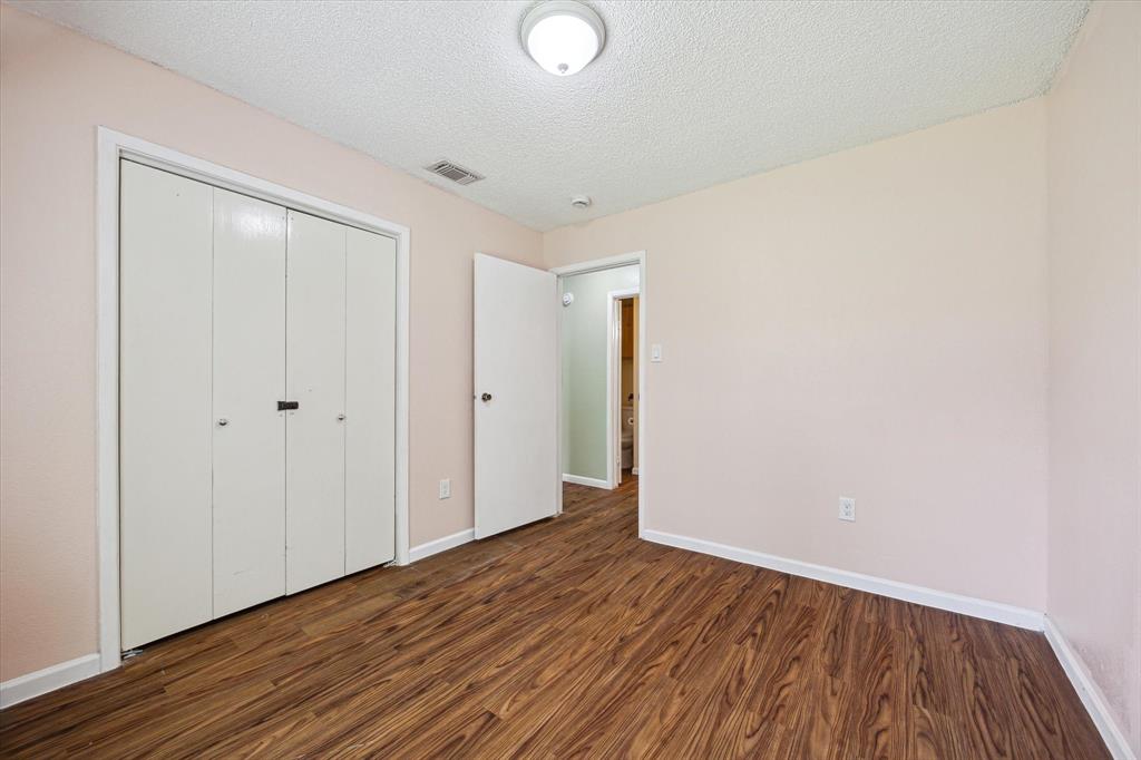 5709 Cripple Brook Court, Houston, Texas image 13
