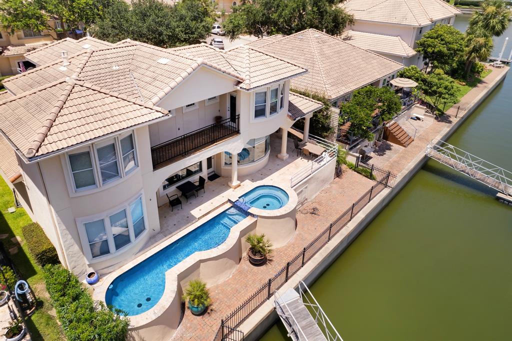 305 Harborside Circle