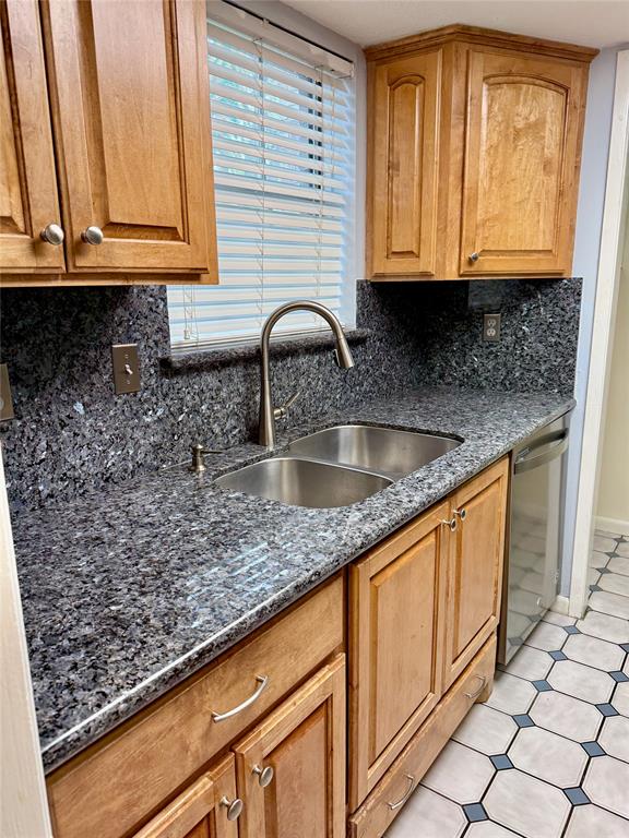 1515 S 8th Street, La Porte, Texas image 7