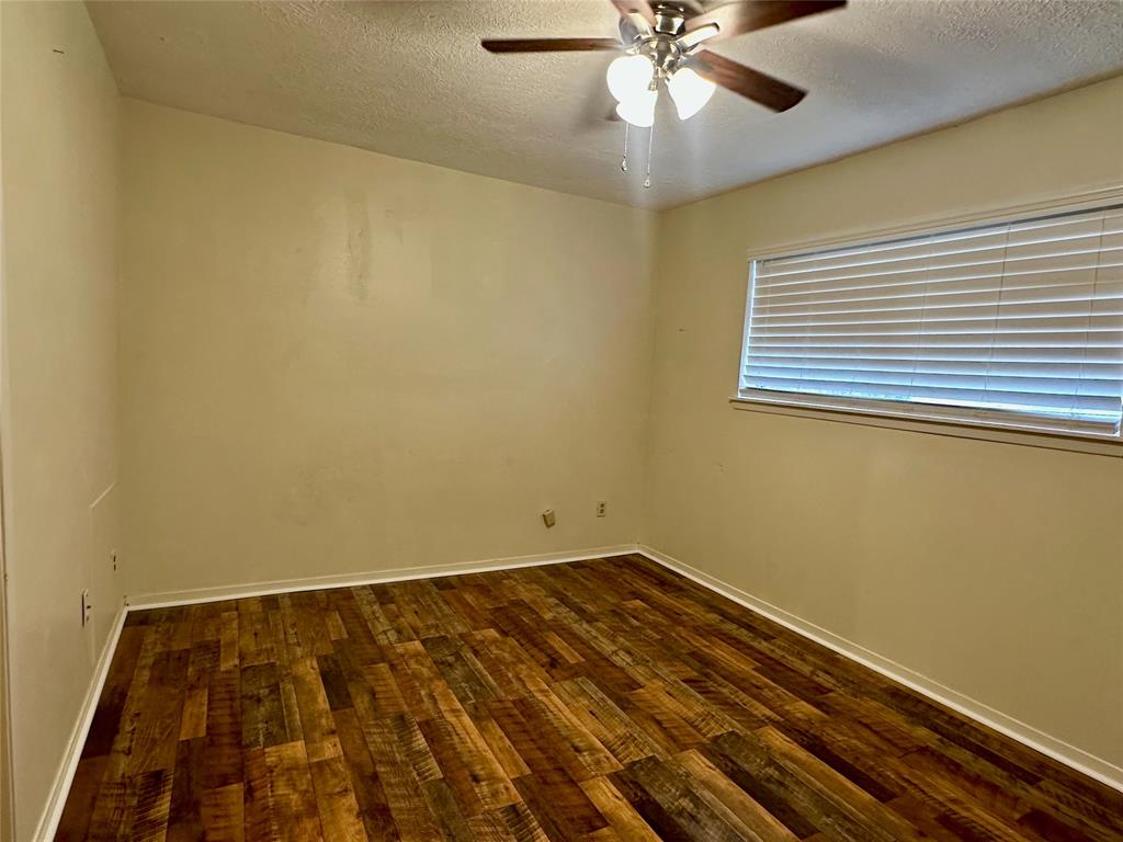 1515 S 8th Street, La Porte, Texas image 13
