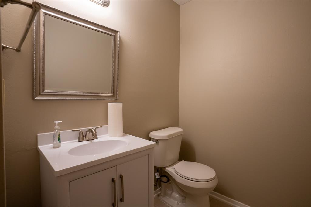 2521 Crosstimbers Street #G3, Huntsville, Texas image 9