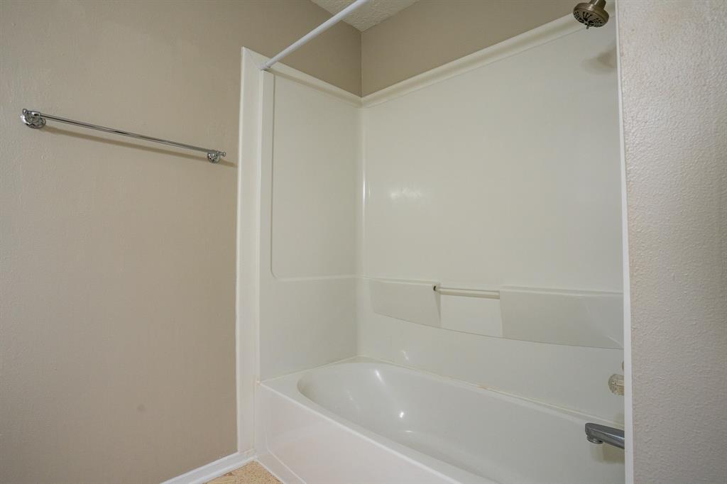 2521 Crosstimbers Street #G3, Huntsville, Texas image 22