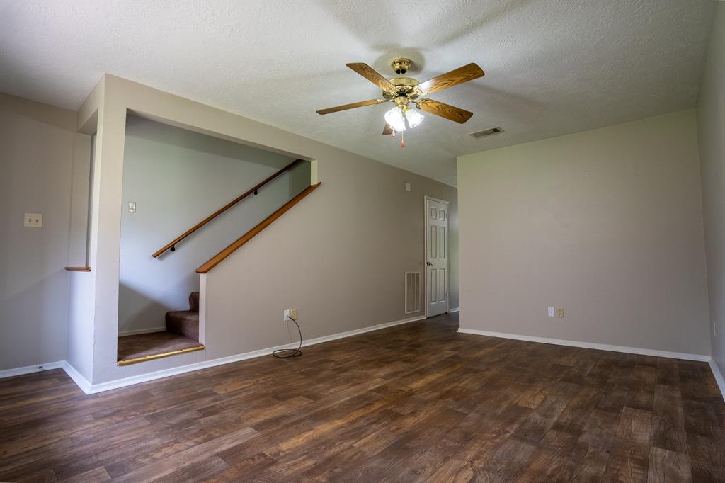 2521 Crosstimbers Street #G3, Huntsville, Texas image 6