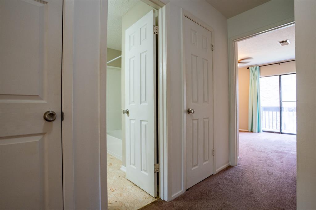 2521 Crosstimbers Street #G3, Huntsville, Texas image 20