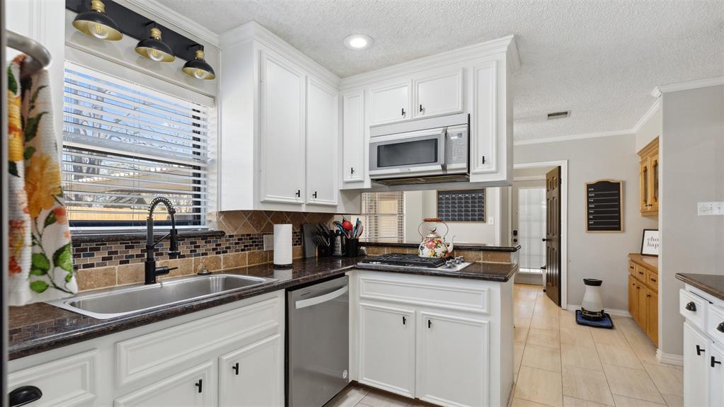 1429 N Park Ridge Drive, Deer Park, Texas image 10