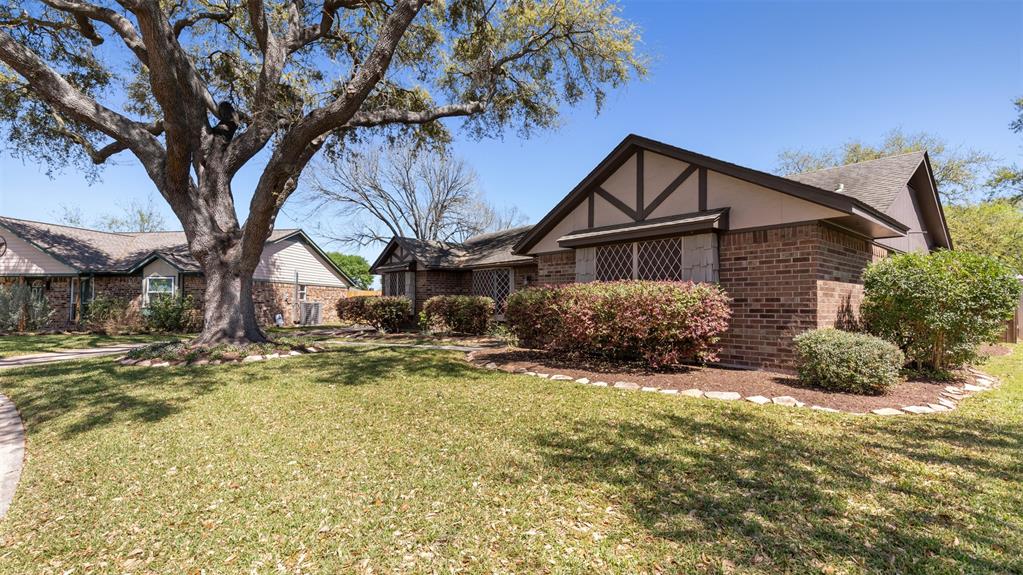 1429 N Park Ridge Drive, Deer Park, Texas image 2