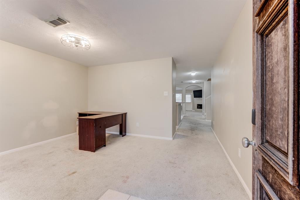 753 Grassy Knoll Lane, La Marque, Texas image 5