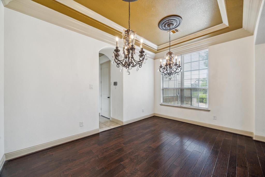 27 Tioga Place