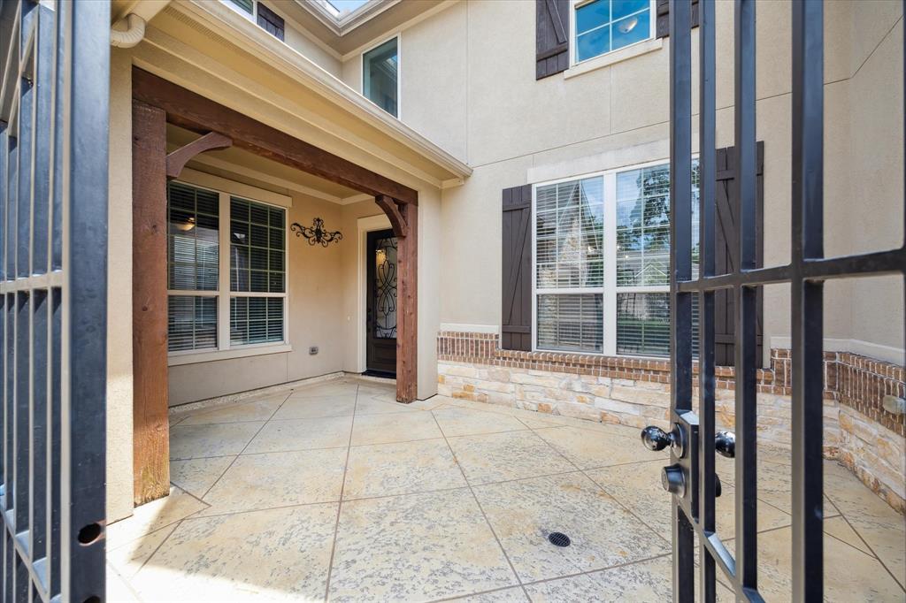 27 Tioga Place