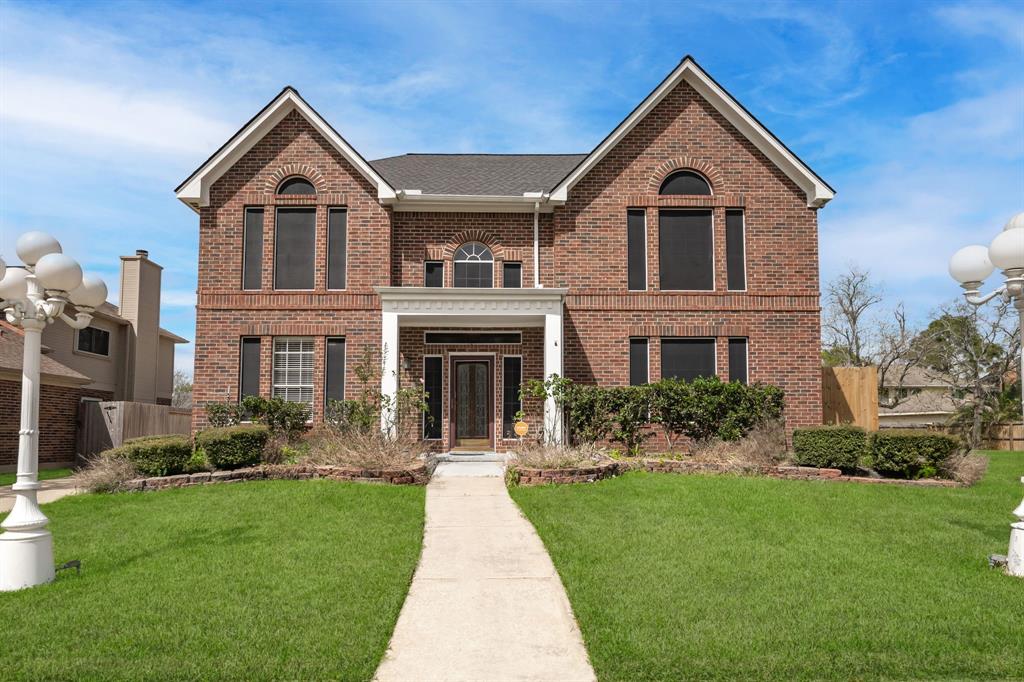 2718 Sandpebble Drive, Seabrook, Texas image 1