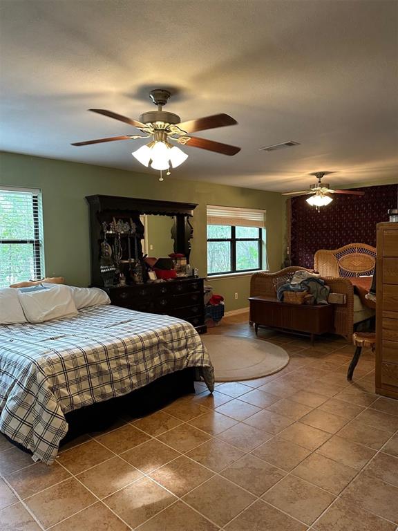103 Longhorn Drive, Palestine, Texas image 22