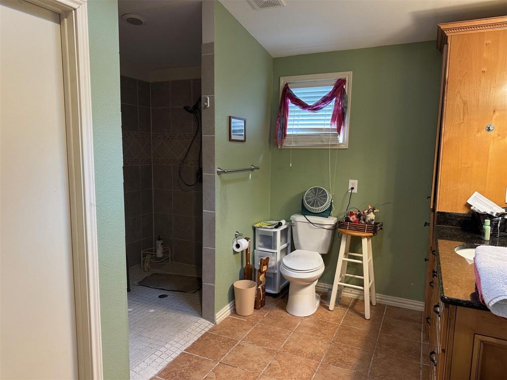 103 Longhorn Drive, Palestine, Texas image 23