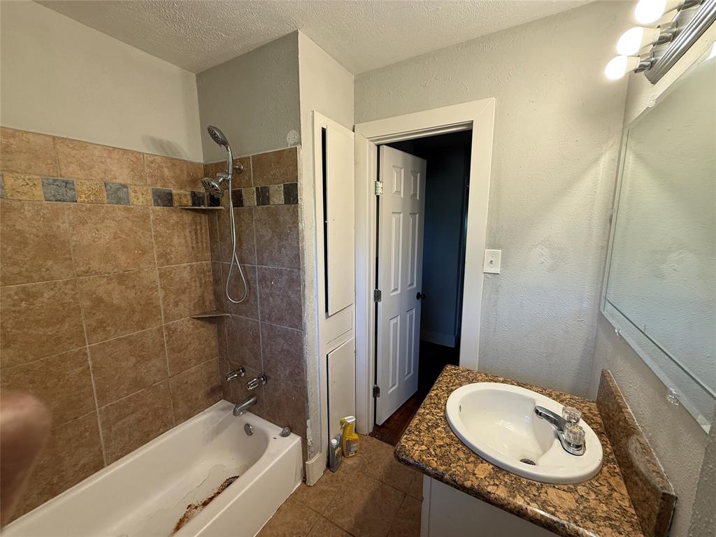 10317 Kelburn Drive, Houston, Texas image 22