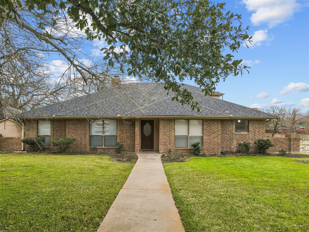 8700 Bent Tree Drive, College Station, Texas image 3