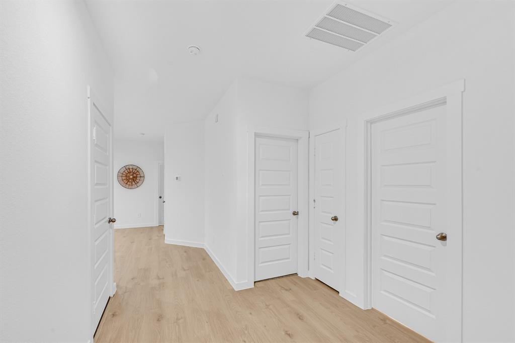 4915 Oakwood Drive