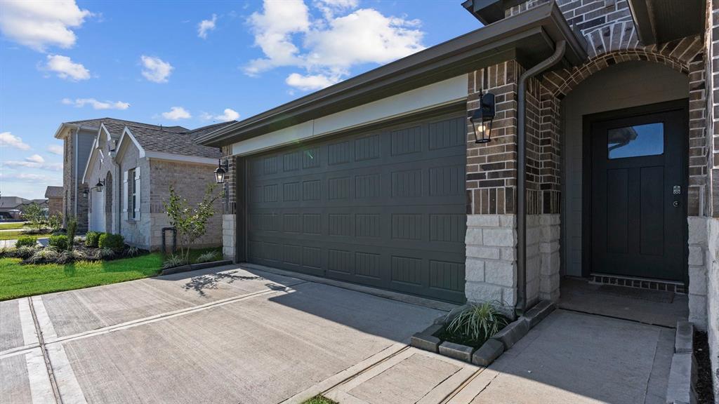 4915 Oakwood Drive