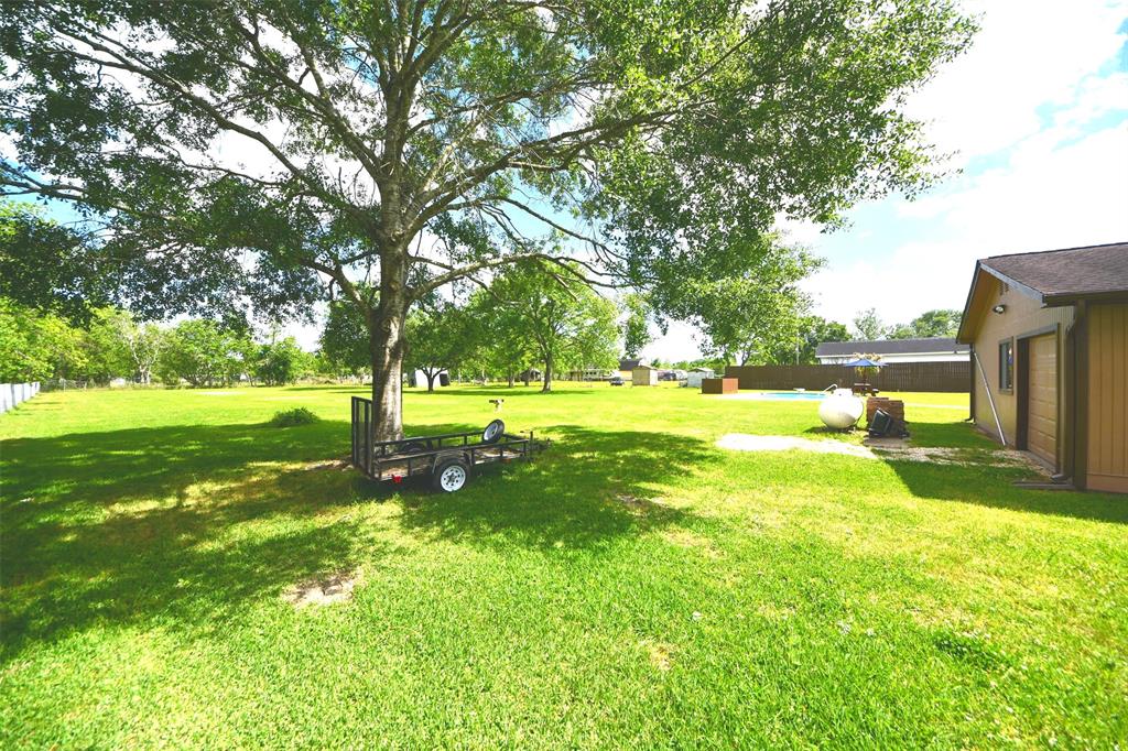 301 County Road 294, Alvin, Texas image 28