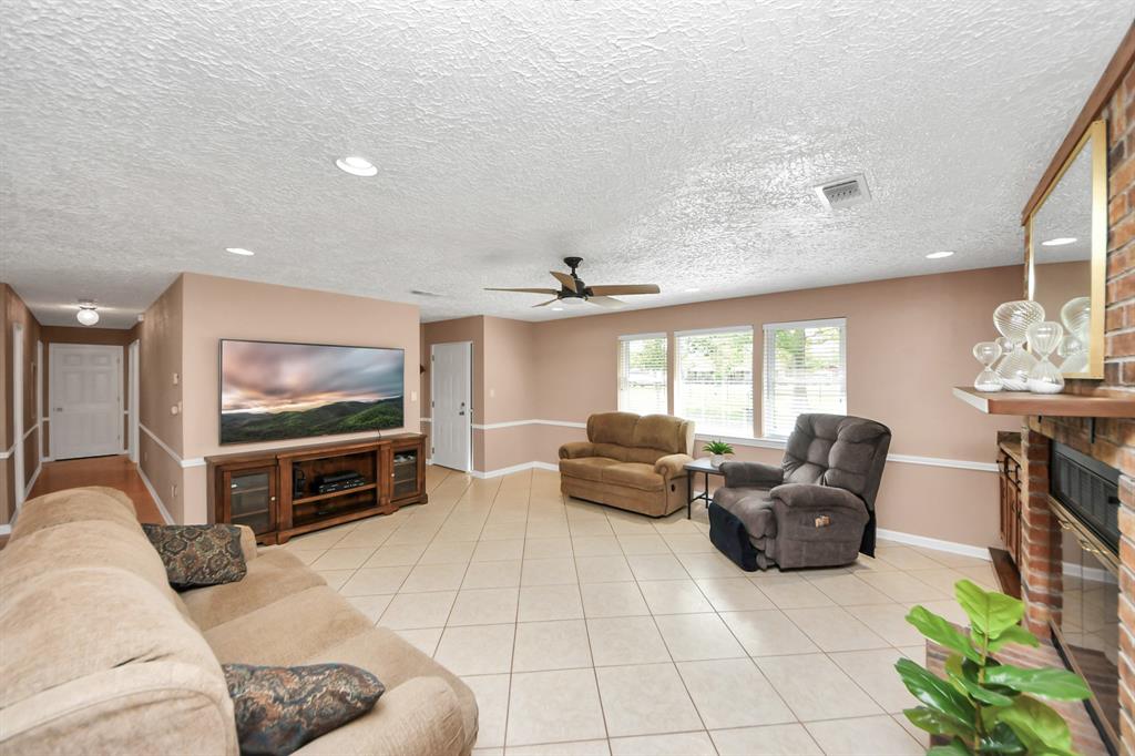 301 County Road 294, Alvin, Texas image 5