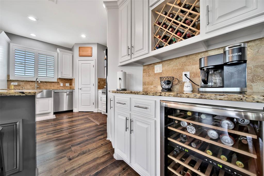 610 S Shady Lane, La Porte, Texas image 9