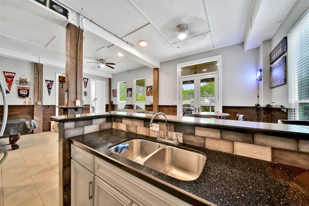 610 S Shady Lane, La Porte, Texas image 28
