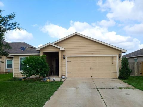 Single Family Residence in Brookshire TX 996 Lake View Circle.jpg