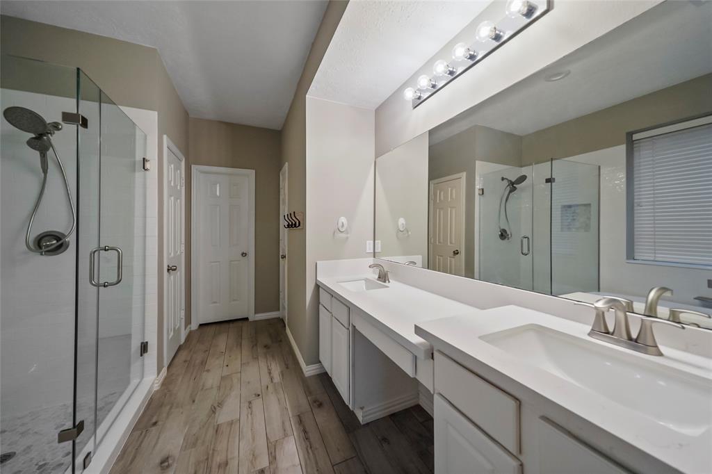 2 Florian Court, The Woodlands, Texas image 10