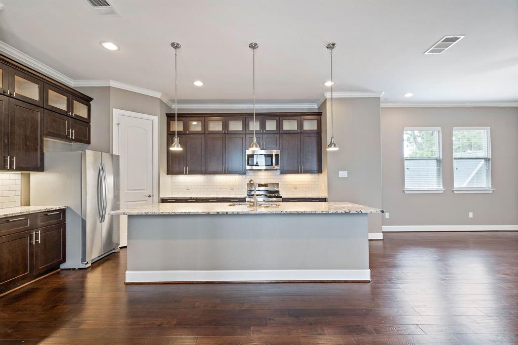610 W 28th Street #B, Houston, Texas image 8
