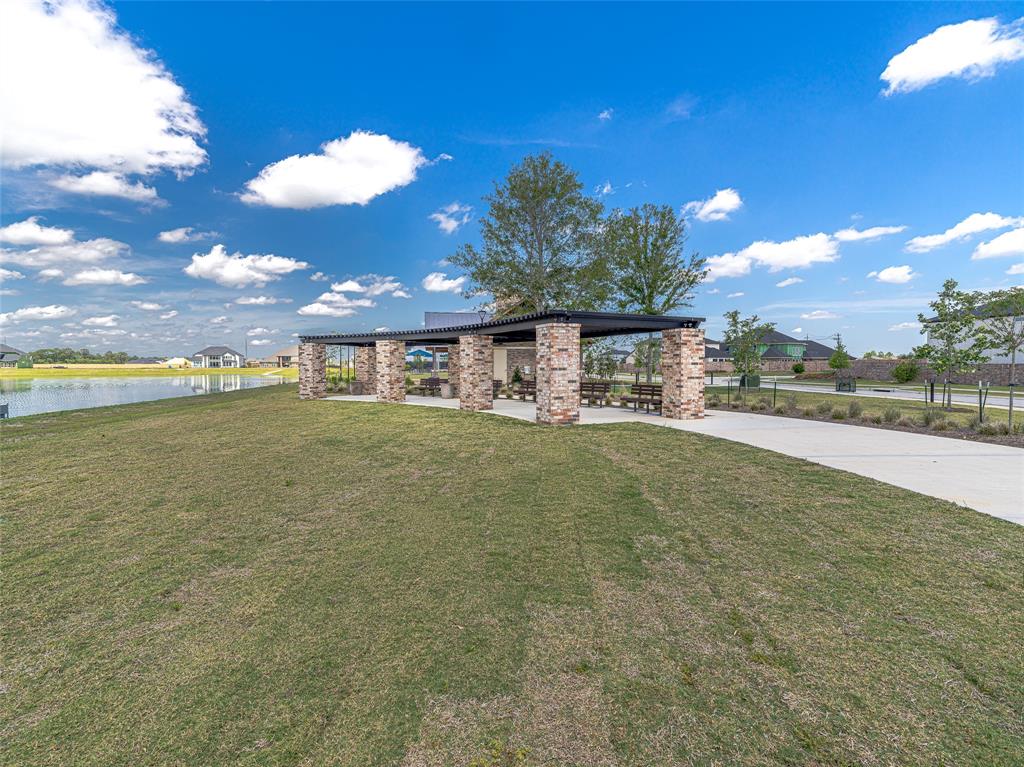 1636 Birch Lake Bend, Friendswood, Texas image 18