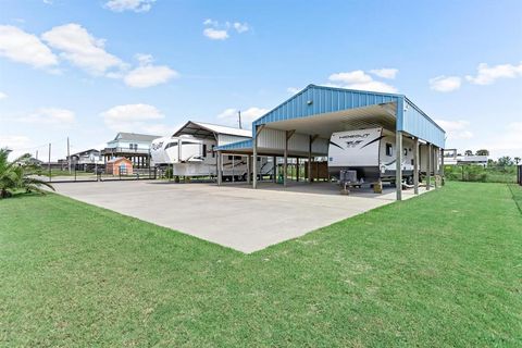 Photo of 1253 O'neil Rd, Crystal Beach, TX 77650 (MLS # 45361424)