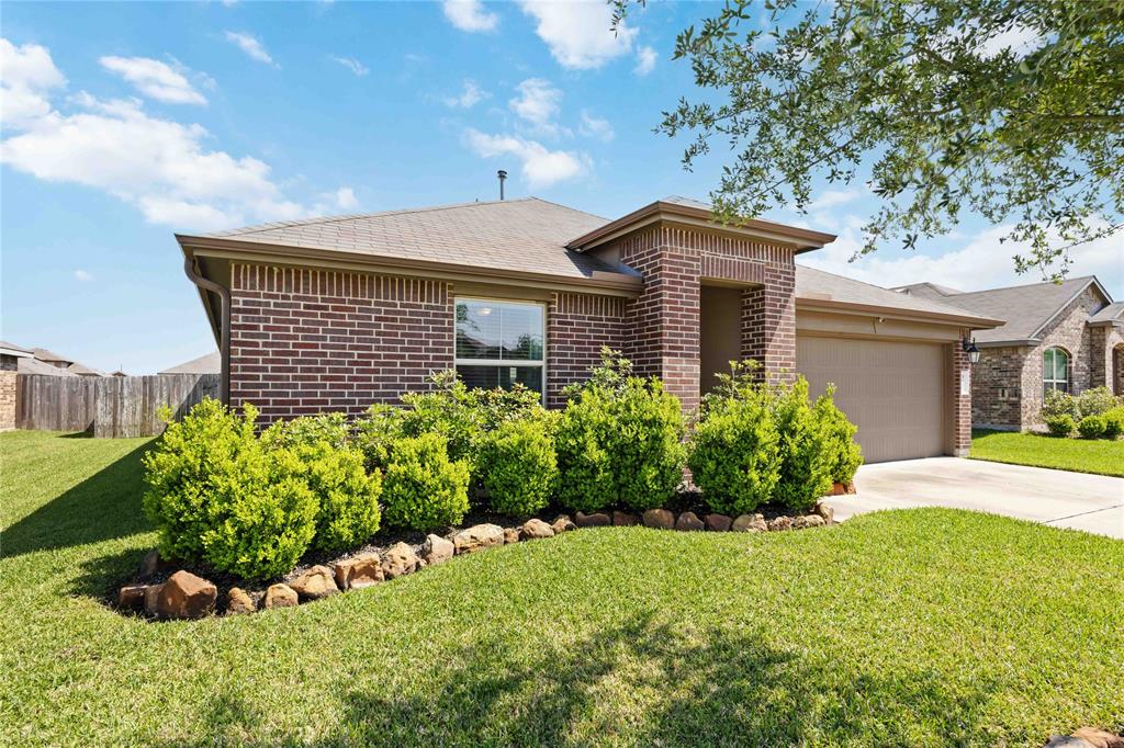 1827 Bryson Heights, Rosenberg, Texas image 3