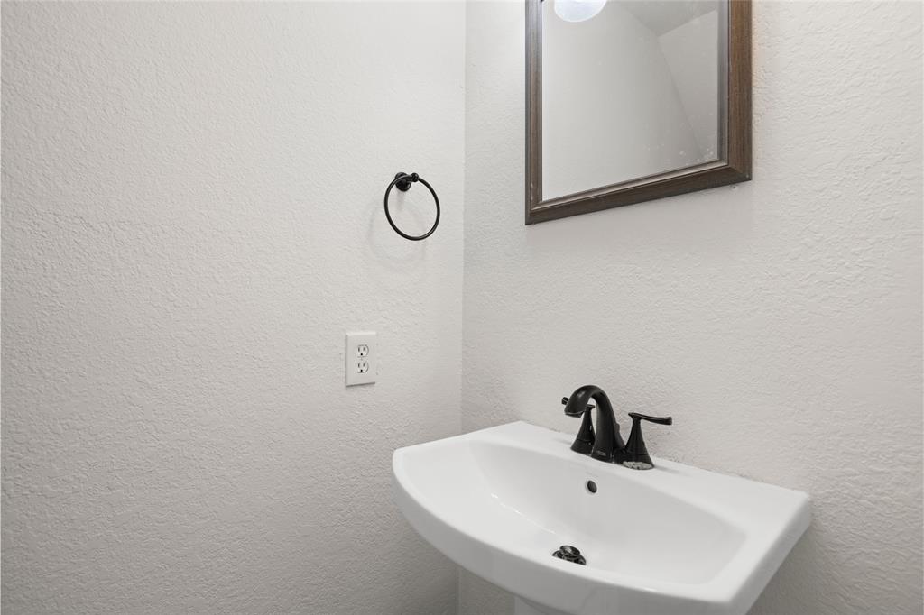 4226 Leighann Lane Drive, Houston, Texas image 13