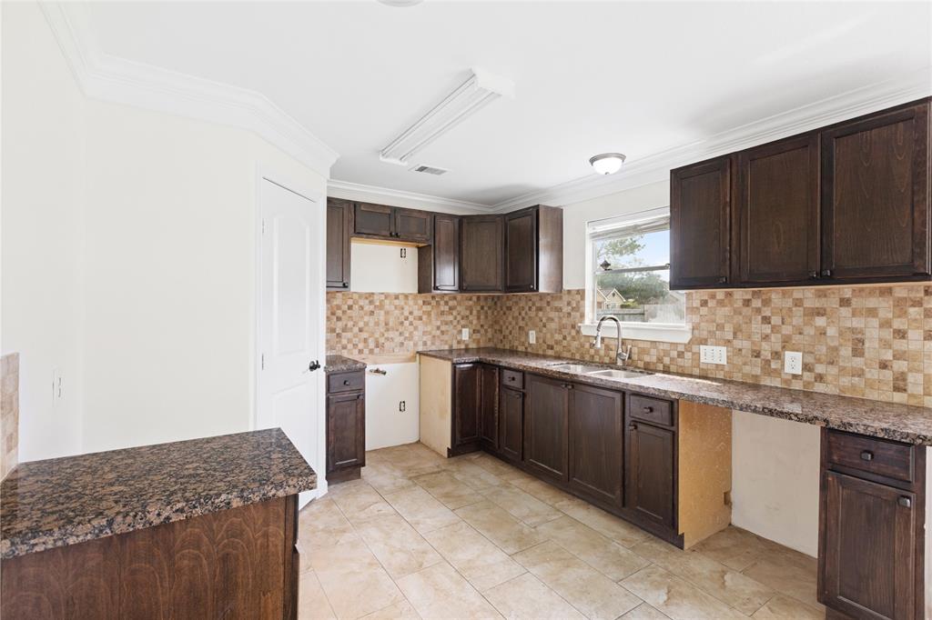4226 Leighann Lane Drive, Houston, Texas image 9