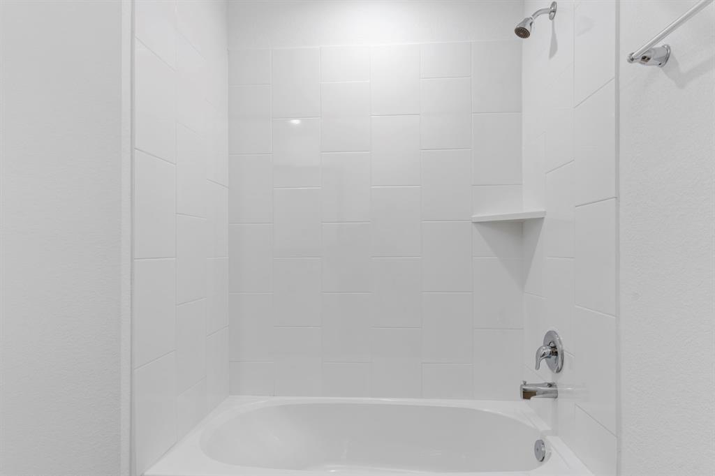8435 Sandy Coral, Iowa Colony, Texas image 6