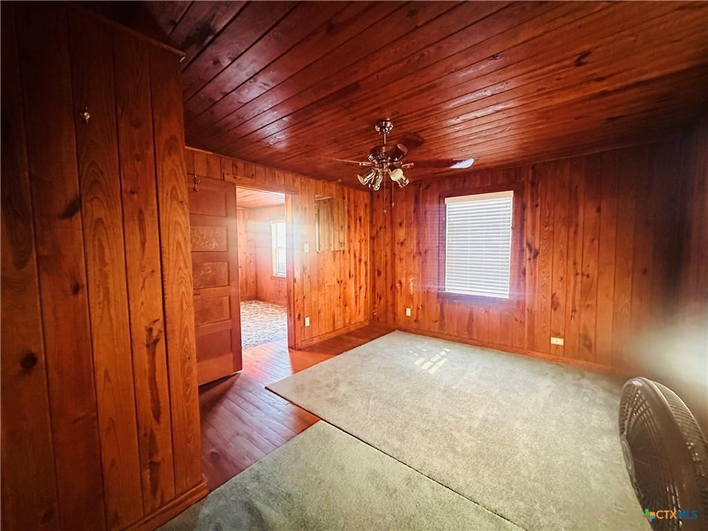111 Theresa Street, Yoakum, Texas image 8