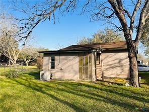111 Theresa Street, Yoakum, Texas image 13