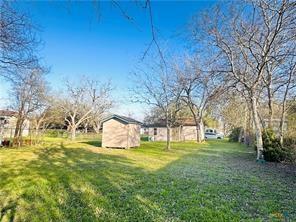 111 Theresa Street, Yoakum, Texas image 12