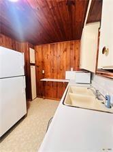 111 Theresa Street, Yoakum, Texas image 5