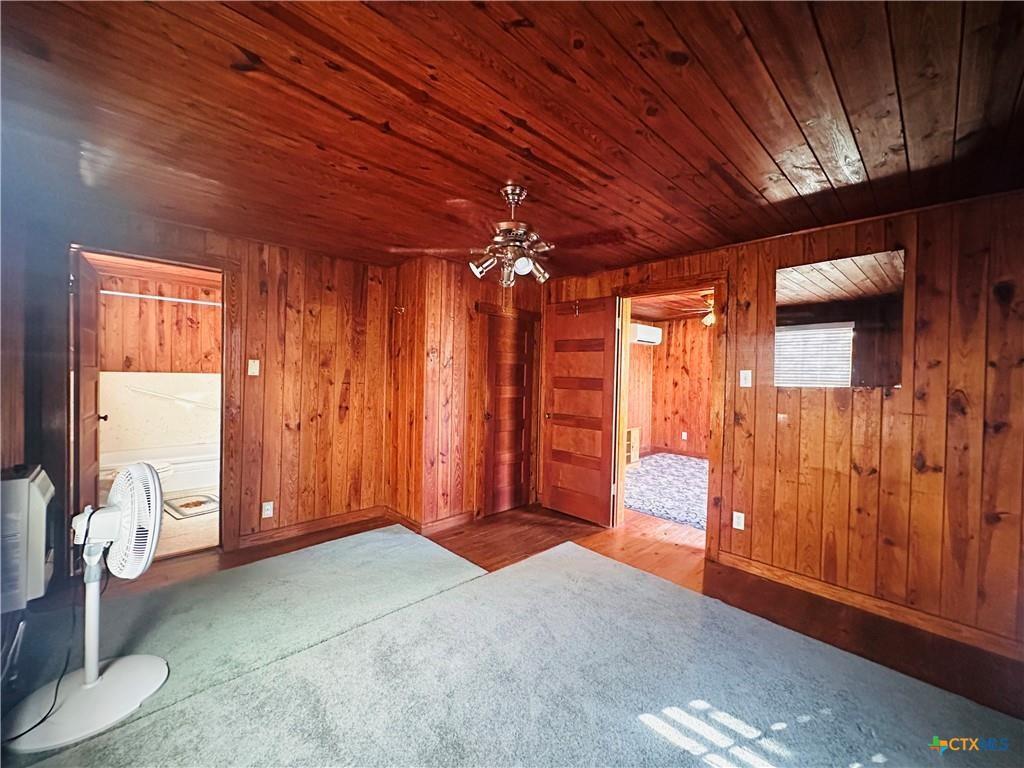 111 Theresa Street, Yoakum, Texas image 7