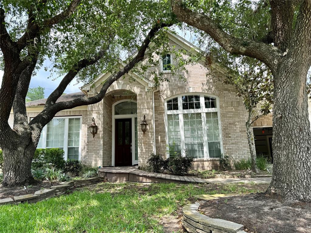 7503 Northwoods Drive, Sugar Land, Texas image 1