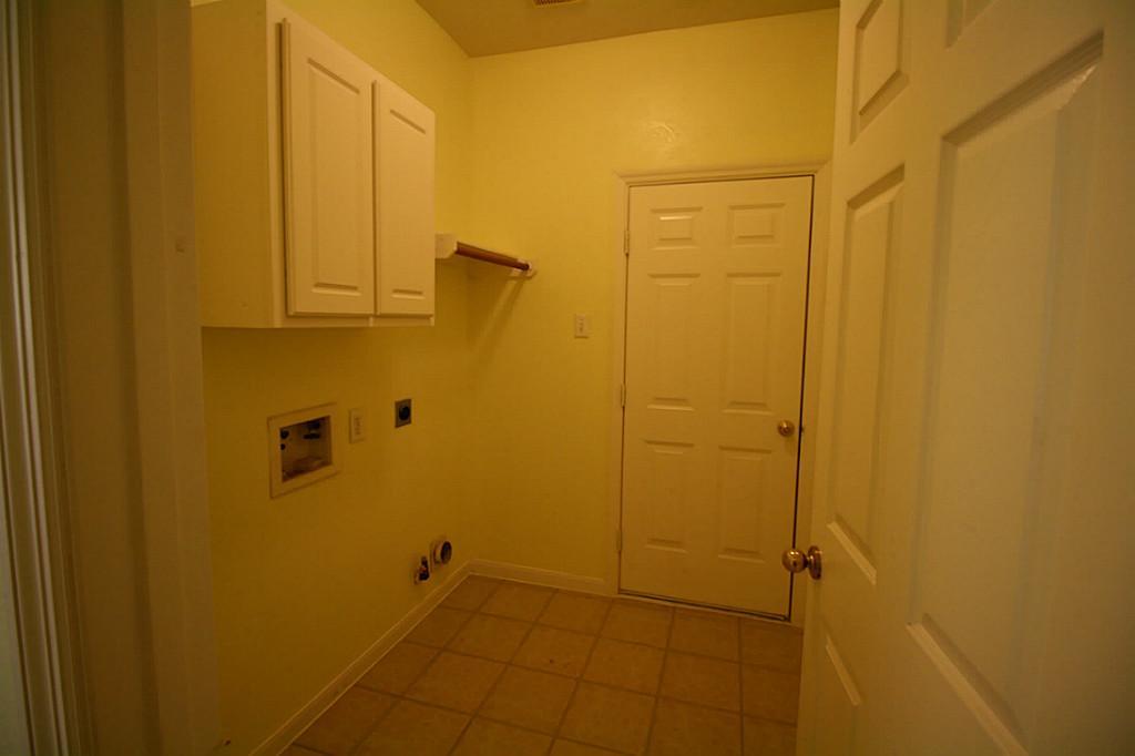 105 N Hollylaurel Circle, The Woodlands, Texas image 13