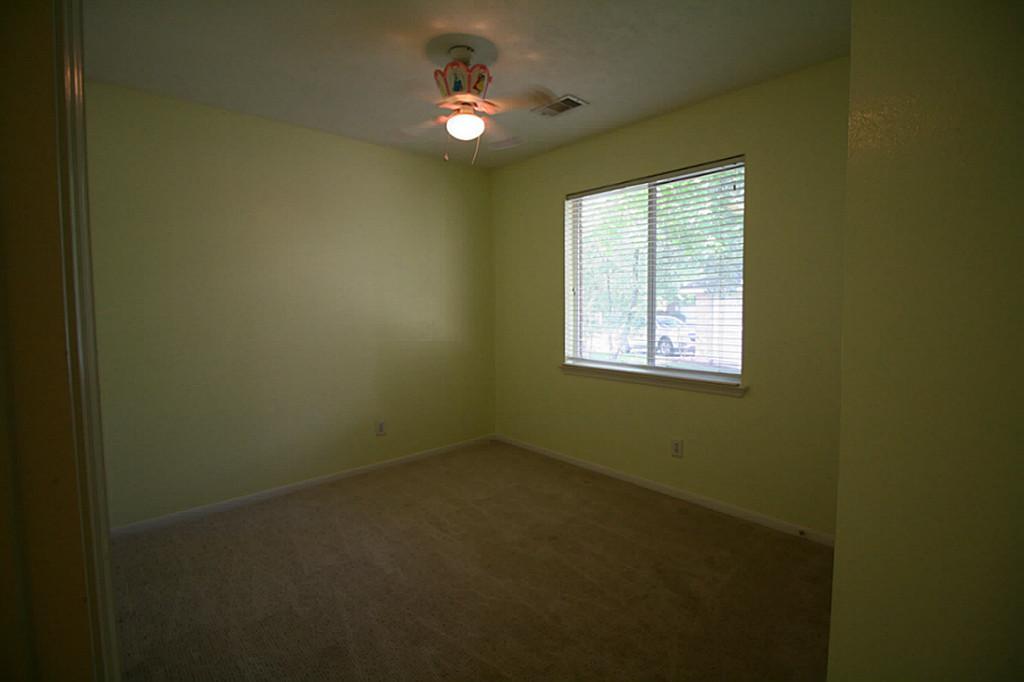 105 N Hollylaurel Circle, The Woodlands, Texas image 11
