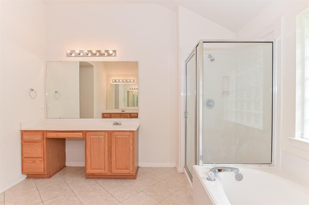 6013 Whispering Lakes Drive, Katy, Texas image 32